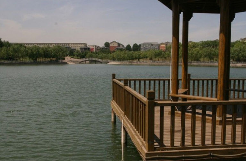 沁陽(yáng)市職業(yè)中等專(zhuān)業(yè)學(xué)校 沁陽(yáng)市職業(yè)中等專(zhuān)業(yè)學(xué)校