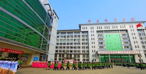 南陽市宛東中等專業(yè)學校環(huán)境 南陽市宛東中等專業(yè)學校環(huán)境