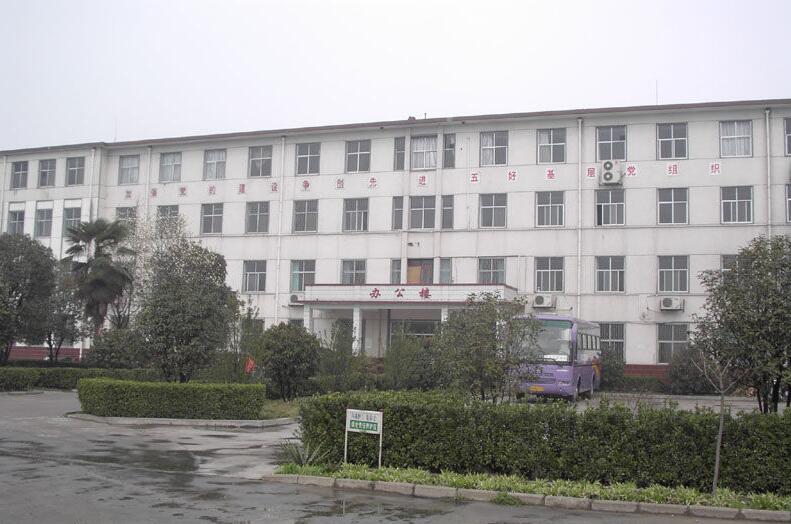 許昌衛(wèi)生學(xué)校校園環(huán)境 許昌衛(wèi)生學(xué)校校園環(huán)境