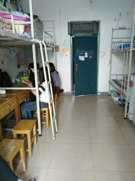 開(kāi)封市衛(wèi)生學(xué)校宿舍環(huán)境